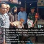 Jumat Berkah, Babinsa Kelurahan PB Selayang ll Bersama Lurah dan Staf Berbagi Sembako