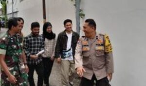 Babinsa dan Bhabinkamtibmas Tingkatkan Sinergi Melalui Komsos di Kelurahan Sei Agul