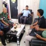 Babinsa 0201-09/MB Pelda Ali Mahfud Komsos Bersama Staf Kelurahan Dan Kepala Lingkungan