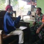 Babinsa Sertu Adesmar Gelar Komsos Bersama Tokoh Masyarakat di Desa Lantasan Baru