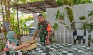 Babinsa Kelurahan Sunggal Jalin Silaturahmi dengan Mitra Karib di Lingkungan XIV