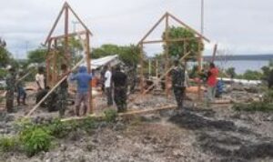 Gerak Cepat Kodim 1416/Muna Bangun Rumah Warga Kurang Mampu Dalam 3 Hari Sudah 85%