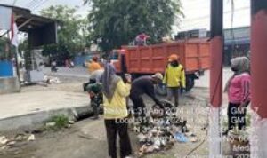 Antisipasi Banjir. Babinsa Koramil 0201-10/MM Pelda Zulkarnain Bersama P3SU Laksanakan Gotroy