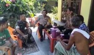 Keakraban TNI dan Rakyat, Modal Pertahanan Negara: Babinsa Koramil 0201-12/HP Laksanakan Komsos di Klumpang Kampung
