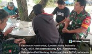 Babinsa Koramil 0201-14/PB Kopka Iswandi Jalin Komsos dengan Warga di Kedai Kopi Desa Namo Batang