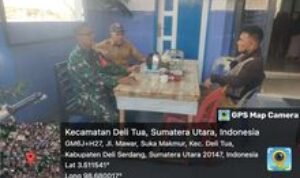 Babinsa Koramil 15/DT Jalin Komsos dengan Kadus dan Warga Desa Kedai Durian