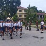 Tanamkan Kedisiplinan Bagi Siswa-Siswi, Anggota Koramil 0201-08/MA Latihkan Materi PBB