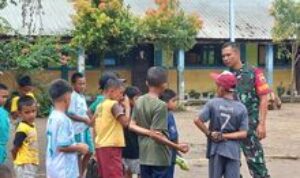 Babinsa Koramil 04/Tigalingga Beri Motivasi Siswa SD Rante Besi, Ajak Generasi Muda Berprestasi