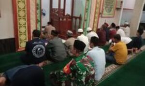 Laksanakan Sholat Subuh Berjamaah, Babinsa Serka Subagio Tingkatkan Keimanan dan Ketaqwaan Bersama Warga