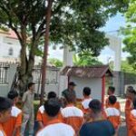 Babinsa Koramil 0201-01/MP Serda Febry Kunjungi SMK 14 untuk Jalin Silaturahmi