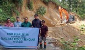 Tanggap Darurat Bencana, TPL Turunkan Alat Berat Atasi Longsor di Simalungun