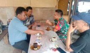 Babinsa Koramil 07/Medan Tuntungan Ajak Masyarakat Jaga Lingkungan dalam Komsos