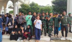 Personel Koramil 0201-02/MT Dipimpin Peltu Dicky Aldian Lubis Kerahkan Warga dan Siswa pada Puncak Perayaan HUT TNI ke-79