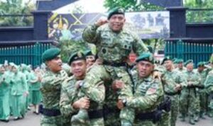 Prajurit Divif 2 Kostrad Gelar Acara Tradisi Penerimaan dan Pelepasan Panglima Divisi Infanteri 2 Kostrad