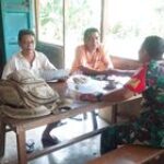 Jalin Kedekatan dengan Warga, Babinsa Koramil 14/PB Komsos di Warung Kopi