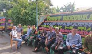 Babinsa Koramil 0201-07/MT Takziah ke Rumah Duka Warga Asam Kumbang