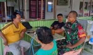 Babinsa Koramil 0201-01/MP Laksanakan Komsos Bersama Tokoh Masyarakat di Sei Putih Timur II