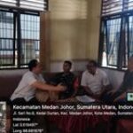 Babinsa Koramil 0201-08/MA Sertu Dedi Bersama Lurah dan Perangkatnya Gelar Komsos