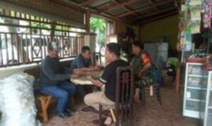 Babinsa Koramil 0201-05/MB Serda Suyono Ajak Warga Sukaraja Tingkatkan Kewaspadaan Terhadap Banjir