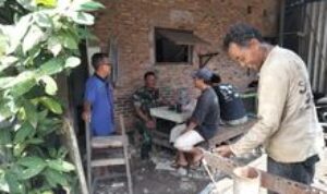 Babinsa Koramil 11/MD Laksanakan Komsos dengan Tokoh Pemuda dan Kepling di Tanjung Mulia Hilir