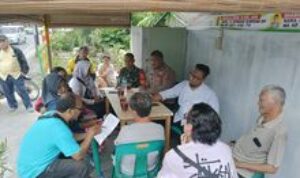 Diduga Batas Tanah Tidak Sesuai, Babinsa Koramil 0201-05/MB Bersama Tiga Pilar Bantu Mediasi Keberatan Warga