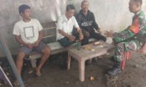 Babinsa Koramil 0201-06/MS Jalin Komsos dengan Tokoh Pemuda di Medan Sunggal