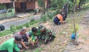 Untuk Menjaga Kelestarian Alam Dan Penghijauan Koramil 03/Serengan Tanam Bibit Pohon Sukun