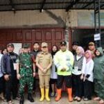 Pangdam I/BB Bersama Forkopimda Sumut Meninjau TPS dan Rumah Warga yang terdampak Banjir