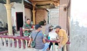 Jalin Keakraban dengan Warga, Babinsa Laksanakan Komsos dan Anjangsana di Lingkungan X, Kelurahan Mabar Hilir, Kecamatan Medan Deli