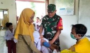 Serma Widi Turut Tenangkan Siswa Saat Dampingi Bias