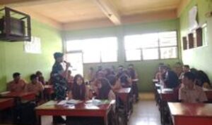 Babinsa Koramil 0201-03/MD Sosialisasikan Bahaya Narkoba dan Kenakalan Remaja di YP IRA Medan