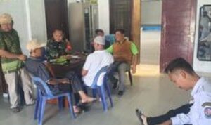 Babinsa Koramil 0201-12/HP Gelar Komsos Bersama Kepala Desa dan Perangkat Desa Klumpang Kebun