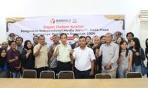 Melalui FGD Bawaslu Sumut, Ahli Tata Negara USU Tekankan Peran Media sebagai Pilar Demokrasi