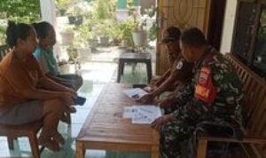 Babinsa Koramil 0201-12/HP Bantu Warga Desa Tandam Hilir II Urus Akta Kelahiran