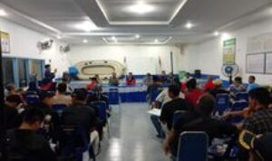 DI AULA DESA PAYA BAKUNG BABINSA BERSAMA KADES AJAK MITRA KARIP PERERAT SILATURAHMI