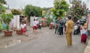 Babinsa Sertu Erwin Syahputra Pantau Kesiapan Program Makan Siang Bergizi di SDN 067256