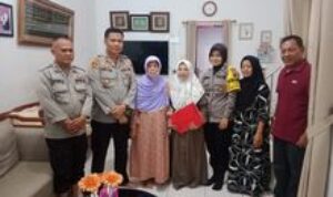 Kapolsek Patumbak memberikan Tali Asih Kepada Keluarga Alm. Aiptu Amirsyah
