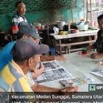 Babinsa Koramil 0201-06/MS Gelar Komsos dengan Warga di Warkop Pak Paijo