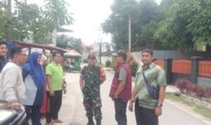 Babinsa Serda Juwanda Bersama Trantibum Tertibkan ODGJ di Medan Marelan