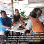 Jalin Keakraban, Babinsa Desa Batu Penjemuran Lakukan Komsos dengan Warga