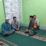 Jalin Kebersamaan, Babinsa Kelurahan Tanjung Rejo Gelar Komsos dengan Ketua BKM Masjid