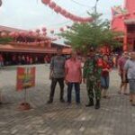 Babinsa Sertu Harsoyo Monitor Pelaksanaan Ibadah Imlek di Vihara Siu San Keng