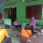 Bersama Bhabinkamtibmas, Babinsa Sertu Tresno Abadi Himbau Warga Berkolaborasi Wujudkan Kamtibmas Tetap Kondusif