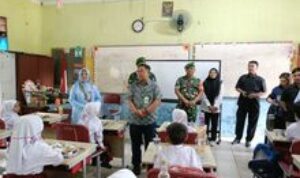 Babinsa Koramil 0201-02/MT Memonitor Kegiatan Running Makan Bergizi untuk Anak Sekolah di Medan Timur