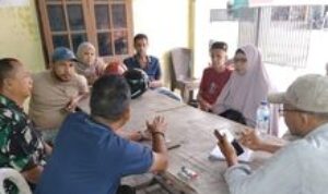 Babinsa Koramil 06/MS Jalin Keakraban dengan Warga Melalui Komsos