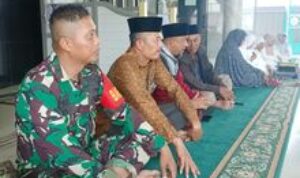 Babinsa Pelda Dian Christianto Hadiri Perwiritan di Masjid Islaiyah Tandam Hulu II