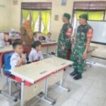 Babinsa Koramil 0201-02/MT Monitoring Distribusi Makan Bergizi untuk Ribuan Siswa di Medan Timur