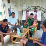 Pererat Sinergi, Babinsa Sei Kambing D Laksanakan Komsos dengan Warga