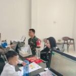 Babinsa Koramil 0201-06/MS Pererat Silaturahmi dengan Warga Melalui Komsos