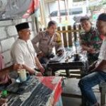 Babinsa Perkuat Sinergitas dengan Warga Melalui Komsos